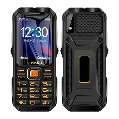 YEEMI Q8 2G 휴대전화 2.4인치 듀얼 심 카드 3000mAh MP3 FM 손전등